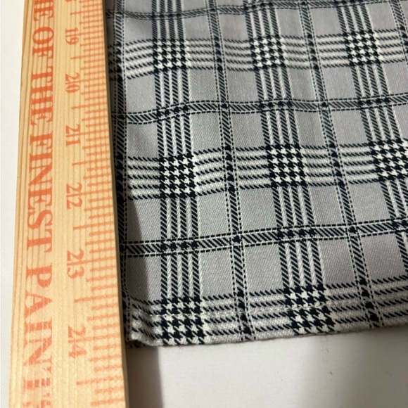 J Brand Grey Plaid Crop Bootleg Pants. Very Soft With Stretch. Size 27 - Picture 13 of 14